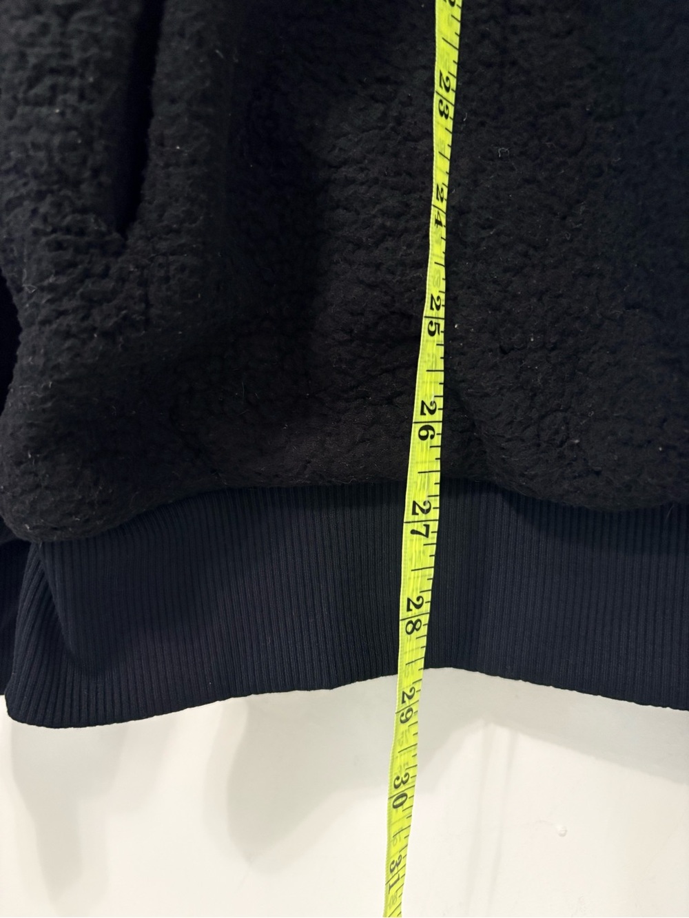 Alo Yoga Sherpa Pullover Hoodie Sz Large Black EUC - Picture 12 of 12